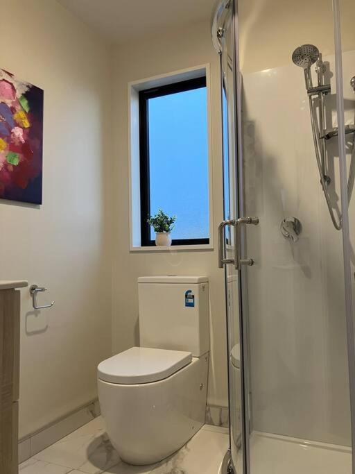 2-Bedroom Ensuite, Close To City, Comfortable, Accessible With Own Parking Christchurch Kültér fotó